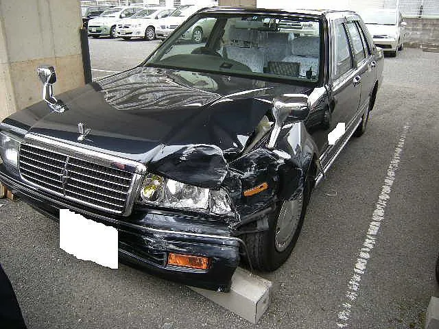 【神戸～大阪・全国】セドリックの板金塗装事故保険使用　堺市