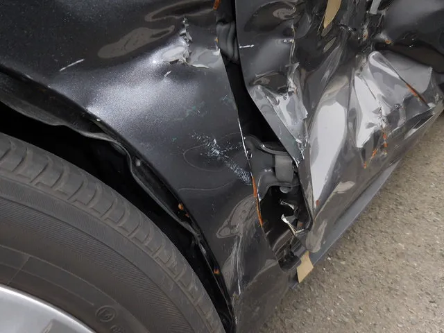 事故車修理見積り事典　車体整備技術教育研究所 事故車修理見積り事典 車体整備技術教育研究所 - メルカリ