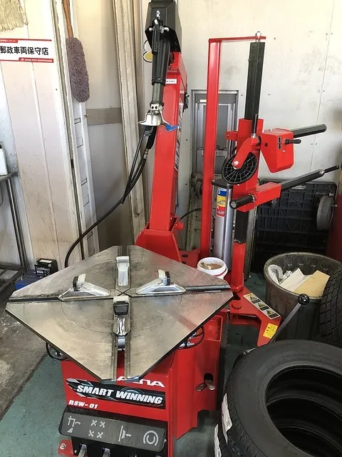 鈑金塗装＆タイヤ交換画像