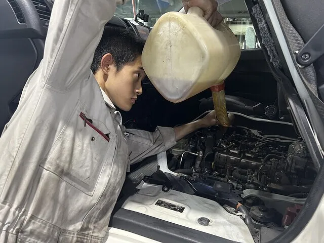 トヨタ プロボックス　エンジンオイル交換｜神戸市中央区　車検・整備
