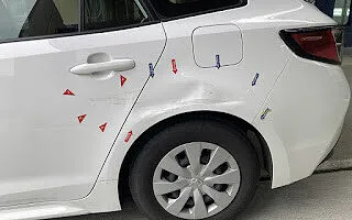 トヨタ　カローラ　リアドア・リアフェンダー　キズ・ヘコミ修理 |神戸市中央区　鈑金塗装