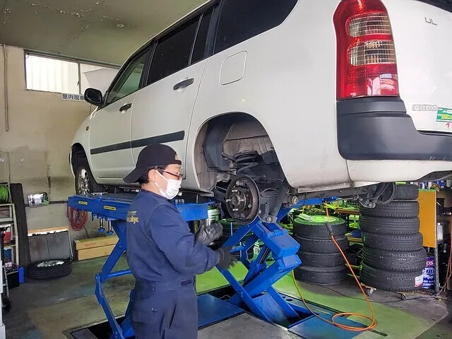 タイヤ交換 トヨタ プロボックス │ 車検・整備 東京都 足立区