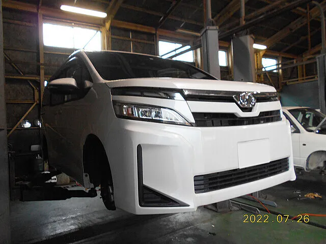 トヨタ ヴォクシー　車検　エンジンオイル交換・オイルエレメント交換│掛川市　車検・整備