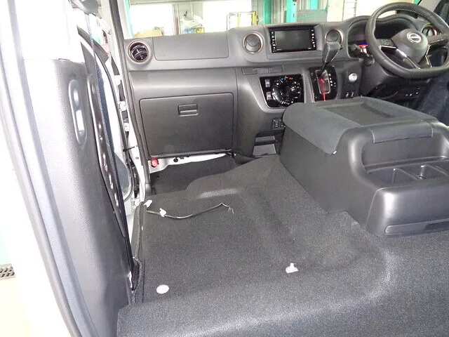 キャラバン用 レツグアッセンブリーリヤシートキャラバン 89120-1A205 日産純正部品 キャラバン リアシートの通販