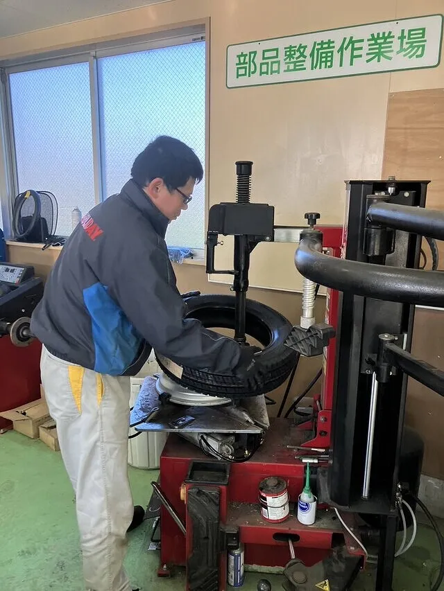 ダイハツ ムーヴコンテ　スタッドレスタイヤ交換│出雲市　車検・整備