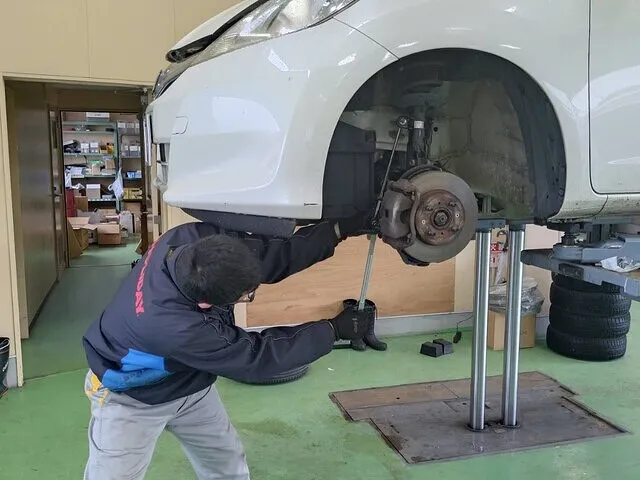 ホンダ フィット　異音修理　ゴトゴト音　スタビライザーリンク交換｜出雲市　修理