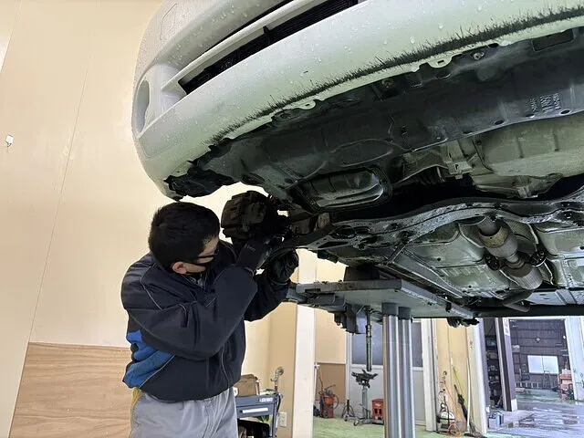 出雲市　トヨタ シエンタ　車検　エンジンオイル交換・エアフィルター交換│車検・整備