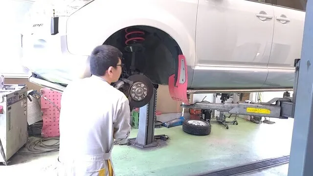 三菱 デリカD:5　ブレーキの効きが悪い　ブレーキパッド交換│出雲市　修理