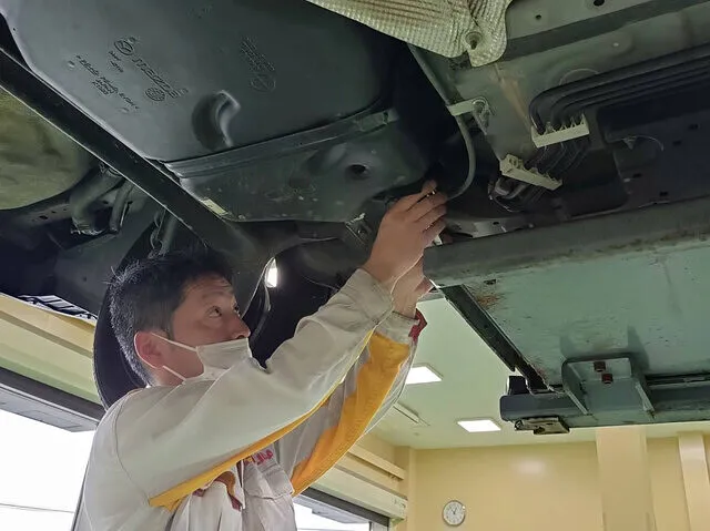 出雲市　マツダ デミオ　燃料フィルター交換│車検・整備