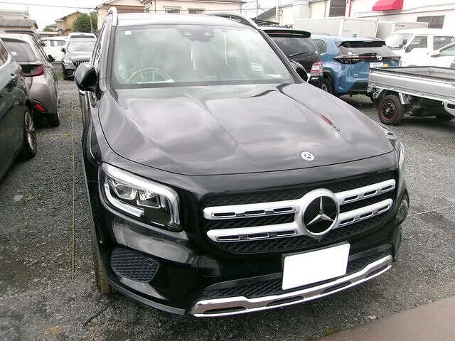 メルセデスベンツ　GLB 200d ドア凹み補修作業