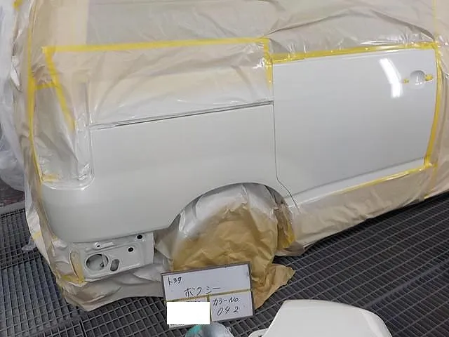 リアクォーターパネルヘコミ修理 ヴォクシー | 鈑金塗装 行田市