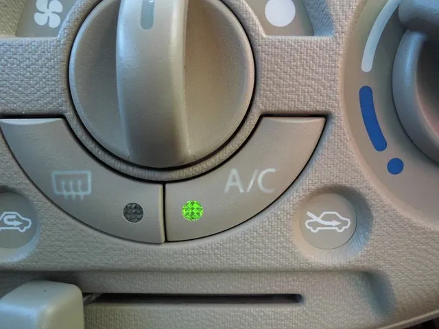 車検ブログ－エアコンスイッチ