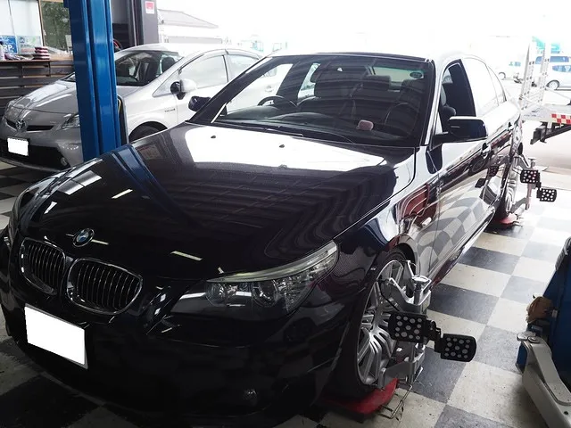 BMW E60 530i ４輪アライメント調整 小千谷市のお客様