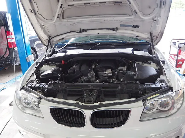 BMW　E87　118i　エンジンオイル漏れ　修理　整備　三条市のお客様