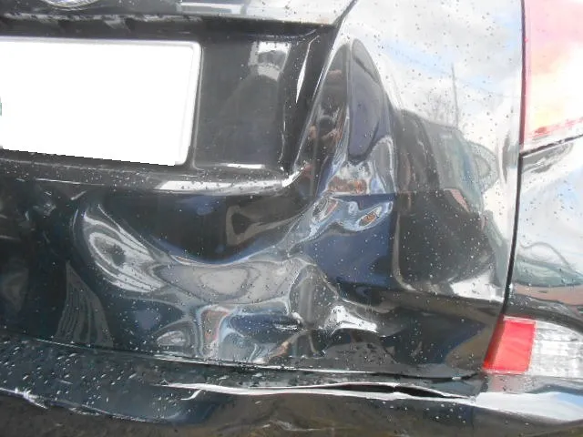 トヨタ　ラクティス　追突事故　リアバンパー　バックドア　フレーム　板金塗装修理　長岡市のお客様