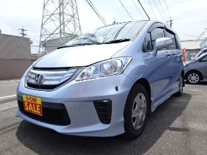 フリードハイブリッド