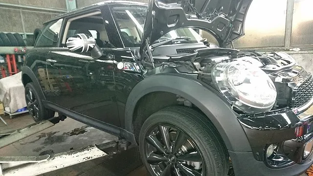 BMW-MINI クーパーＳ オートマチックフルード、フィルター交換作業 半田市 Bosch Car Service 巽自動車