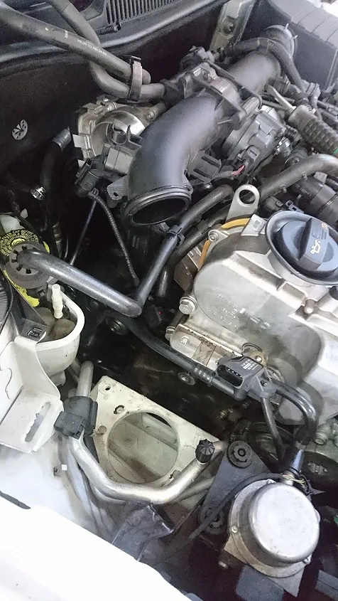 VW・Polo(フォルクスワーゲン・ポロ)6RCAV ウォーターポンプ水漏れ交換 