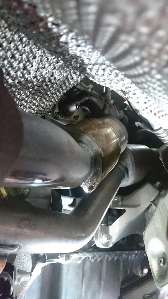 BMW528i エンジンオイル漏れ、バルブカバーPK、スパークプラグ、オイル