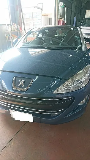 プジョーRCZ　ボッシュ・エアコンクリーニング＆フロンガス充填サービス施工。