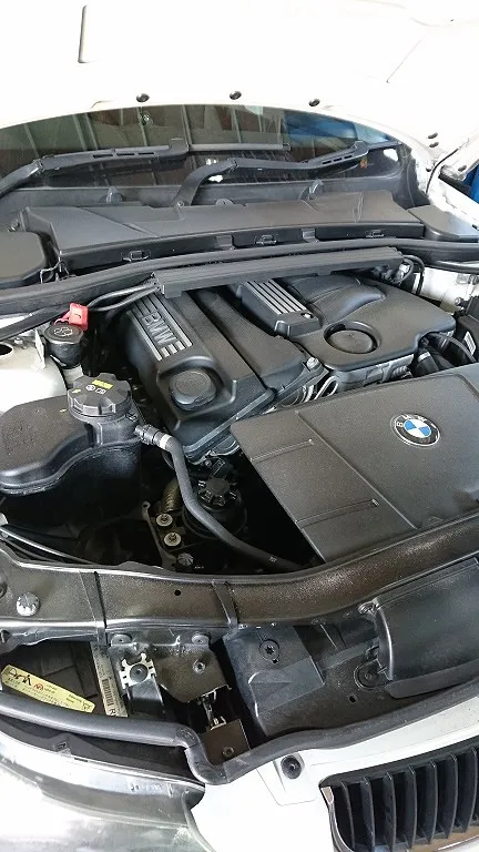 BMW320i(E90) エンジンオイル漏れ、オイルパンパッキン取替作業 愛知県名古屋市より 半田市 Bosch Car Service 巽自動車