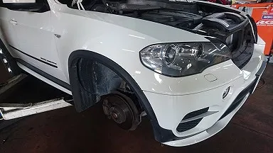 BMW X5　フロントブレーキパッド＆パッドセンサー交換させて頂きました。