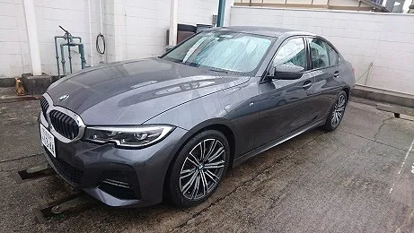 BMW320d(G20) グラスネオ・ガラスコーティング施工＆ドライブレコーダー取り付けです。