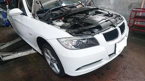 BMW320i リアブレーキパッド＆パッドセンサーの交換へ