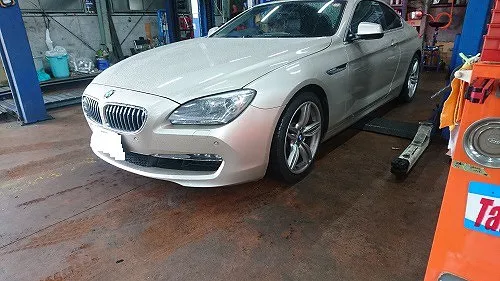 BMW640i エンジンオイル交換にてご入庫頂きました。