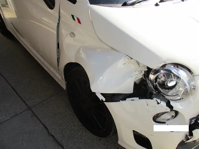 横浜市　フィアット アバルト　フロント損傷　事故車の板金修理