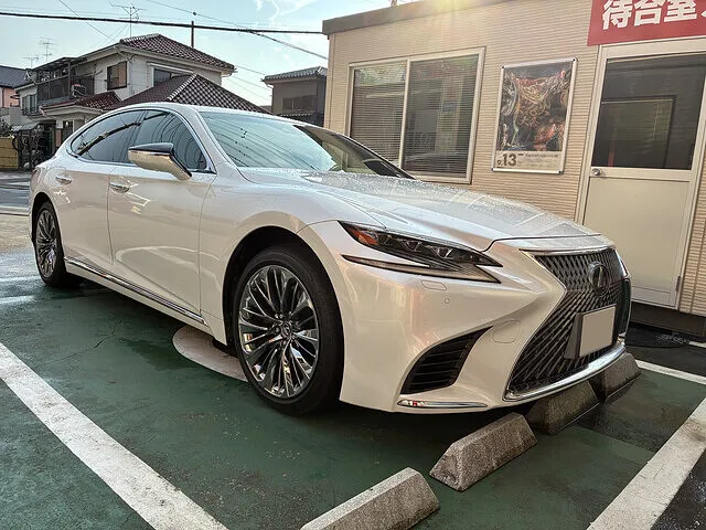 レクサス LS　フロントバンパー・リアバンパー ガリ傷修理　左サイドスポイラー傷修理│鈑金塗装　猿島郡境町
