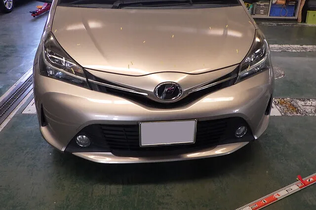 猿島郡境町 クリア剥がれ塗装修理 ルーフレール・ボンネット・リアゲート上部 トヨタ ヴィッツ│鈑金塗装