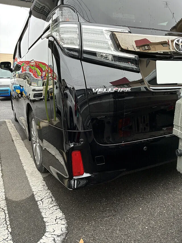 猿島郡境町　リアバンパー・リアフェンダー　キズ・へこみ修理　トヨタ ヴェルファイア│鈑金塗装
