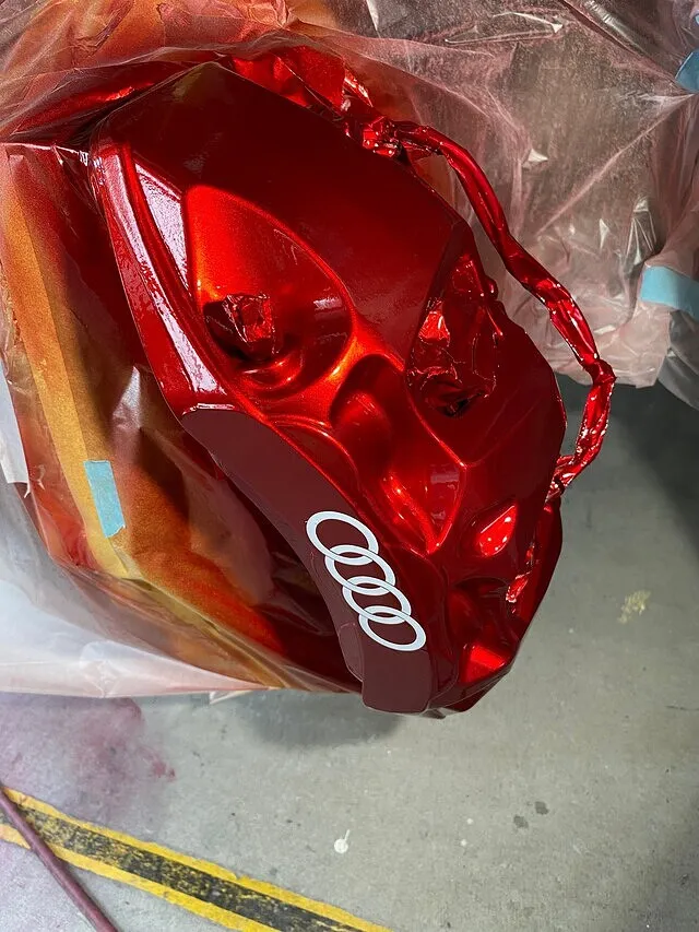 Audi　キャリパー塗装