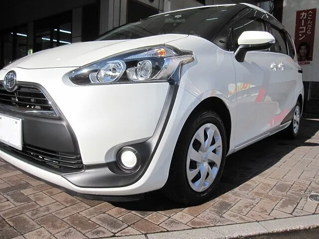 トヨタ シエンタフロントバンパー フェンダー 　新車外し トヨタ シエンタフロントバンパー フェンダー 新車外し|mercari