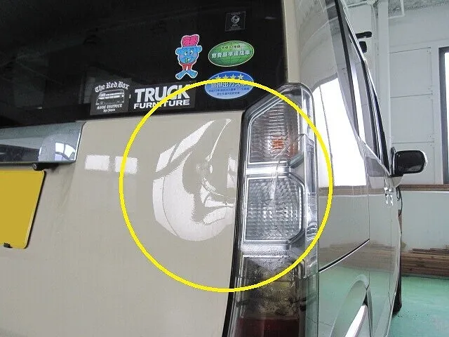 ホンダ N-BOX リアゲート テールランプ　キズヘコミ修理│大阪市平野区 鈑金塗装