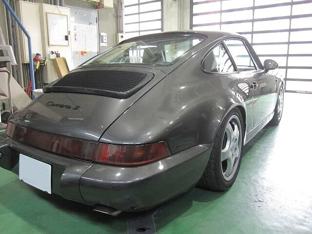 ポルシェ ９１１　リアクォーターパネル　キズ・ヘコミ修理│大阪市平野区　鈑金塗装