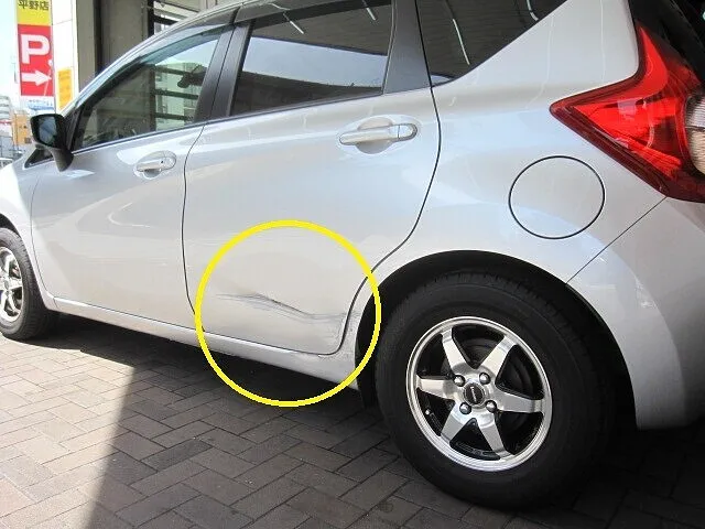 日産　ノート　リアドア・クォーターパネル　キズ・ヘコミ修理│大阪市平野区　鈑金塗装