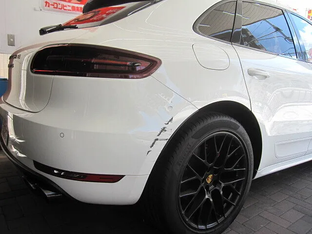 ポルシェ　マカン　リアバンパー　擦り傷修理│大阪市平野区　鈑金塗装　部分塗装