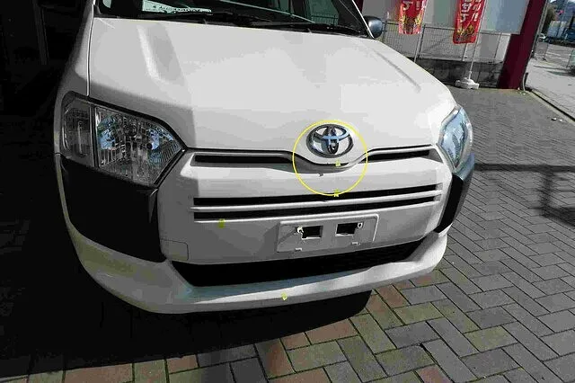 トヨタ　サクシード　ボンネット　擦り傷修理　フロントバンパー交換│大阪市平野区　鈑金塗装