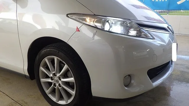 トヨタ　エスティマ　フロントバンパー　リアバンパー　クォーターパネル　キズヘコミ　鈑金塗装修理　阪南市より　格安　カーサービスシンワ
