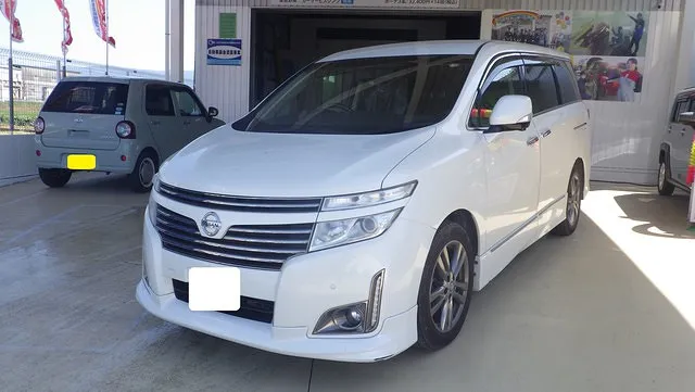 エルグランド　日産　ﾌﾛﾝﾄﾊﾞﾝﾊﾟｰｽﾎﾟｲﾗｰ　左スライドドア　鈑金　修理　塗装　左スライドドアマッドガード　新品交換　キズヘコミ　泉佐野市　カーサービスシンワ