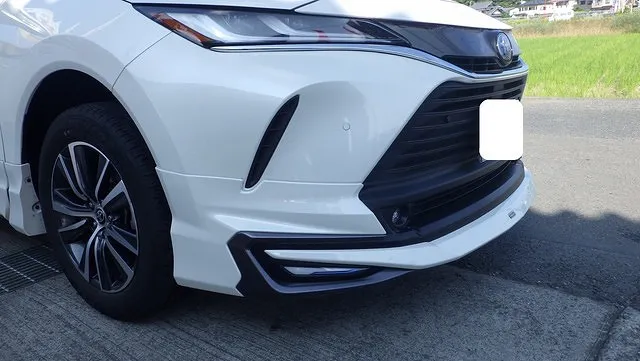 トヨタ　ハリア－　フロントバンパースポイラー　キズ修理　車の傷修理　カーサービスシンワ