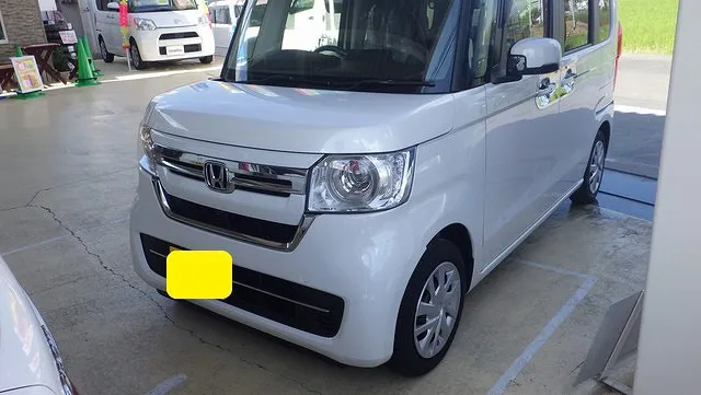 ホンダ　N-BOX　フロントバンパー　板金塗装　車傷修理　泉佐野市のお客様　カーサービスシンワ