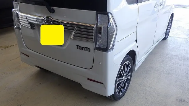 ダイハツ　タント　リアバンパー　キズ浮き　板金塗装　泉佐野市のお客様　カーサービスシンワ