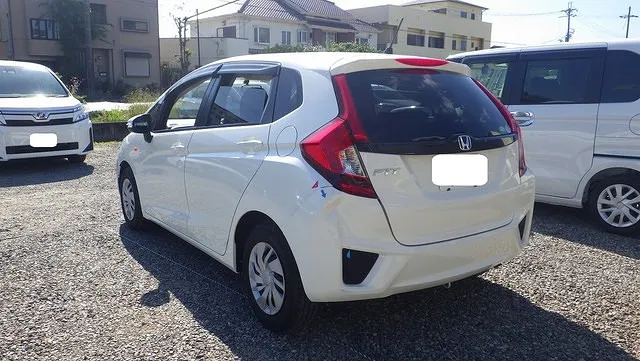 ホンダ　フィット　リアバンパー　クォーターパネル　ヘコミ修理　交換　阪南市のお客様　カーサービスシンワ