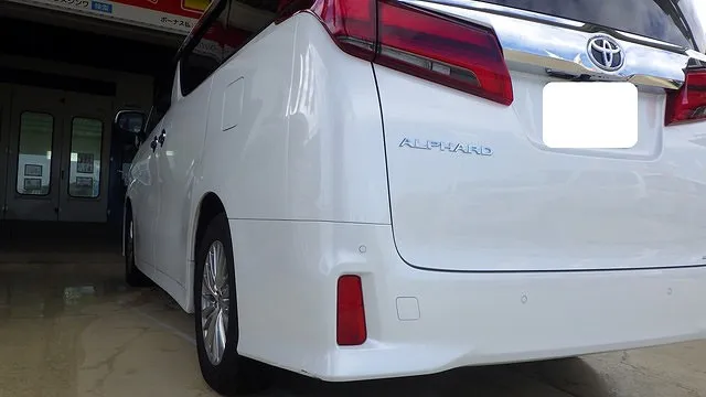 トヨタ　アルファード　リアバンパー　車キズ修理　泉佐野市のお客様　カーサービスシンワ