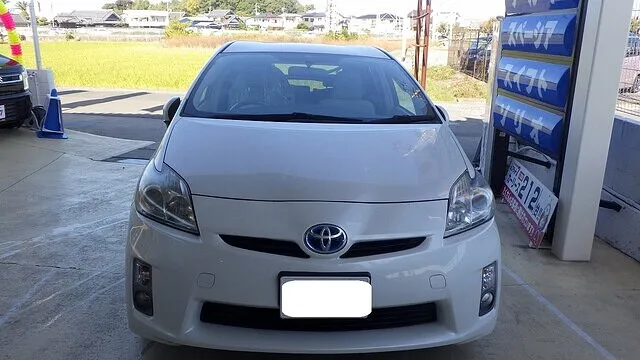 トヨタ　プリウス　フロントバンパー　バンパーキャンペーン　キズヘコミ修理　鈑金塗装修理　泉南市のお客様　カーサービスシンワ