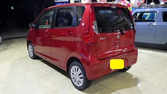 日産　デイズ　後ろ廻り　ゲート　リアバンパー　バックパネル　交換　岸和田市のお客様　カーサービスシンワ