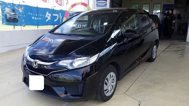 ホンダ　フィット　左側面　ヘコミキズ　鈑金塗装　車修理　泉佐野のお客様　カーサービスシンワ